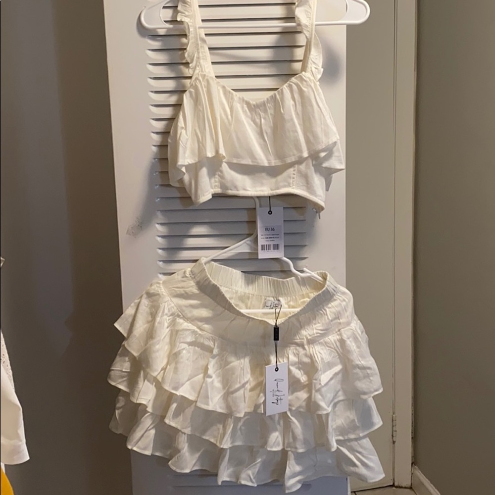 Matching white set